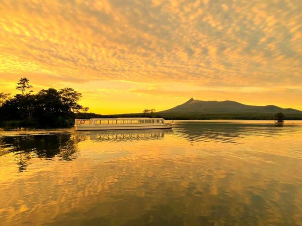 【大分空港発】 読売旅行貸切「大沼公園サンセットクルーズ」★食も湯も味わい尽くす ロマンチック道南感謝祭3日間1